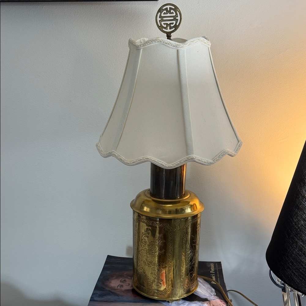 Vintage Etched Brass Chinoiserie Tea Caddy Table Lamp - Working